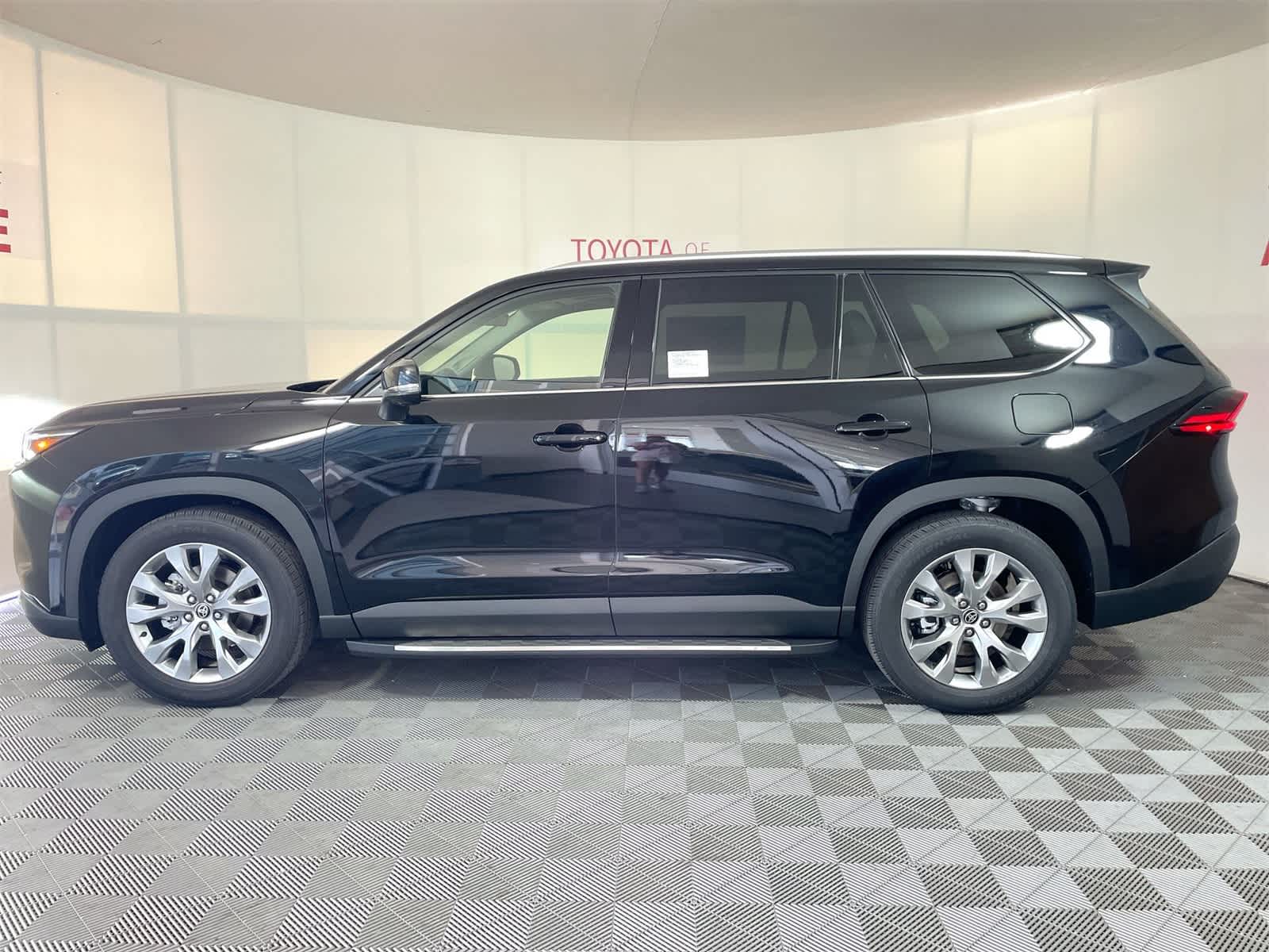 Thumbnail: 2025 Toyota Grand Highlander - 2