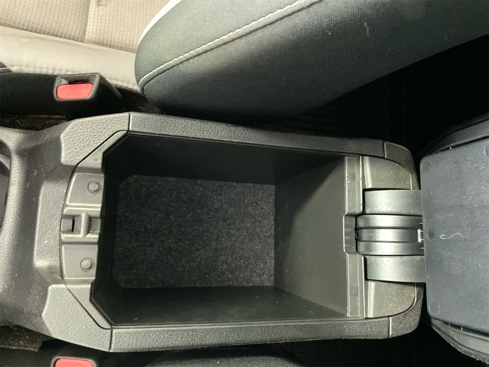 Thumbnail: 2018 Toyota RAV4 - 23