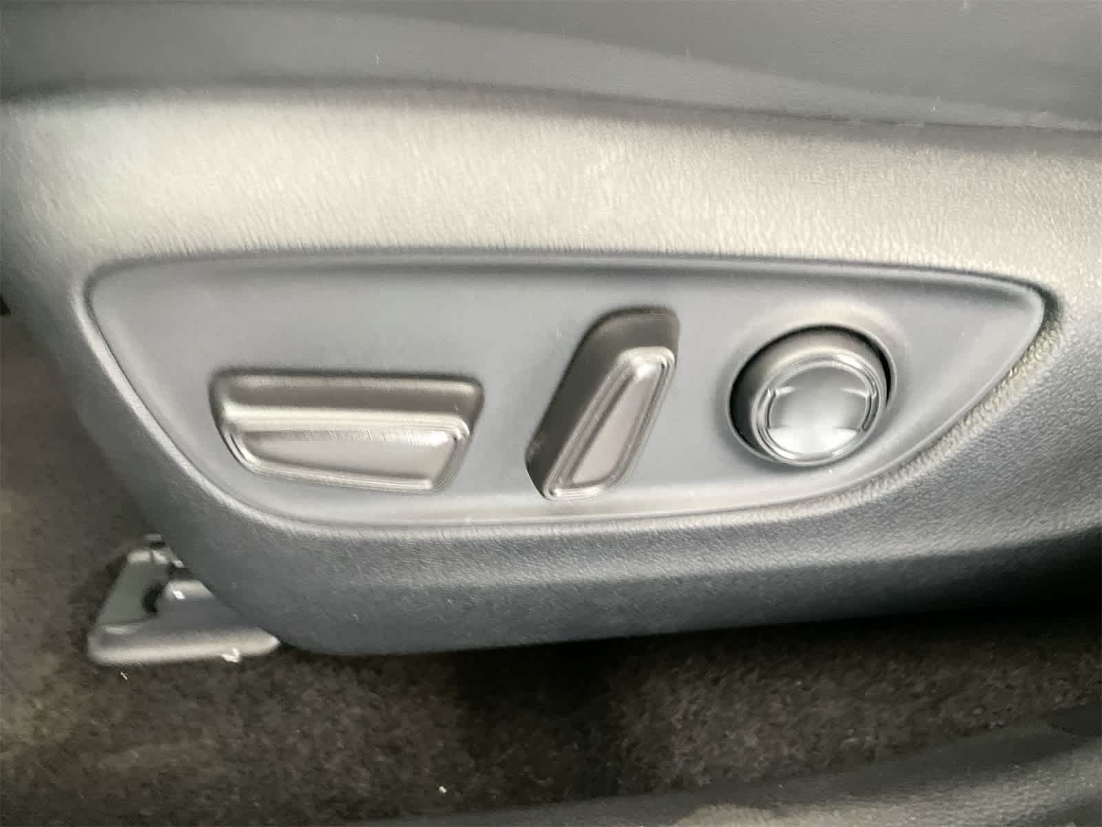 Thumbnail: 2025 Toyota RAV4 - 11