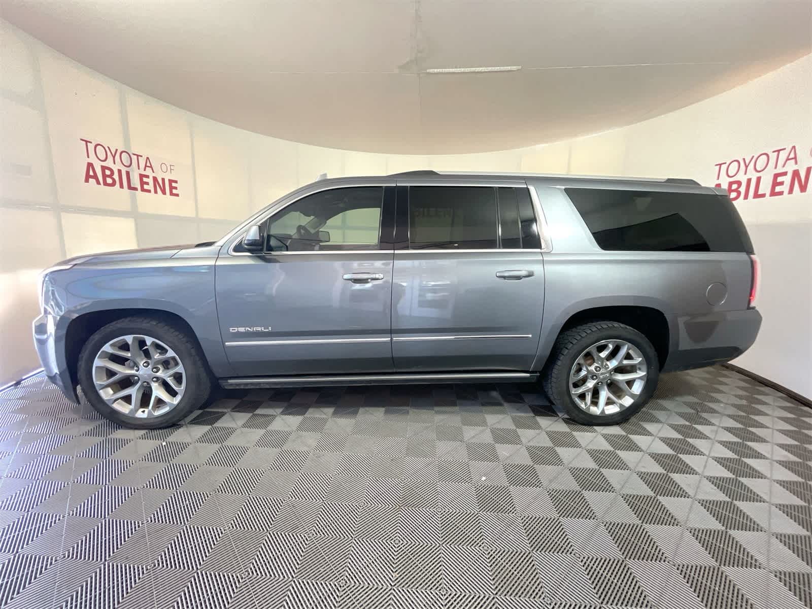 Thumbnail: 2019 GMC Yukon XL - 2
