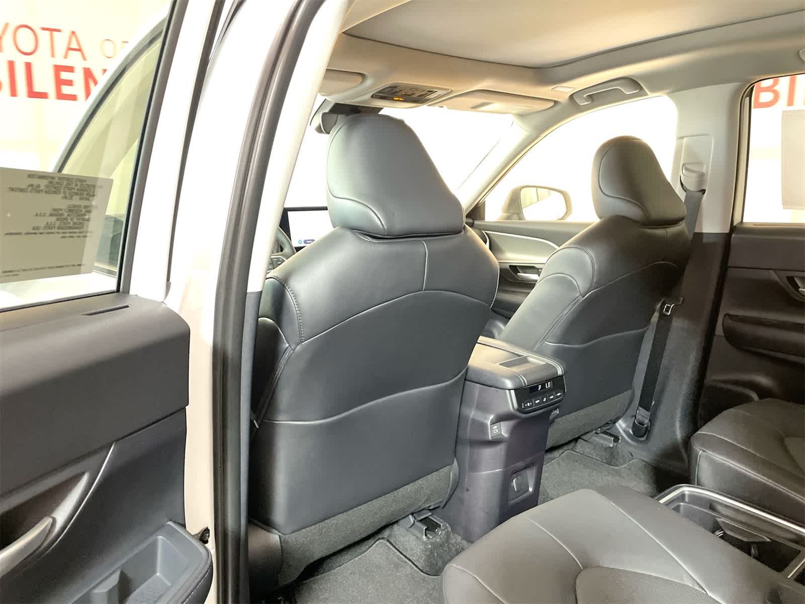Thumbnail: 2025 Toyota Grand Highlander - 13