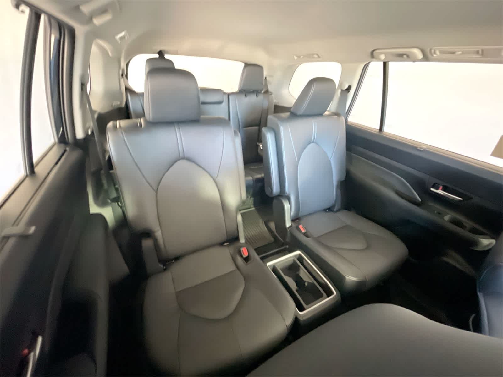 Thumbnail: 2026 Toyota Grand Highlander - 15