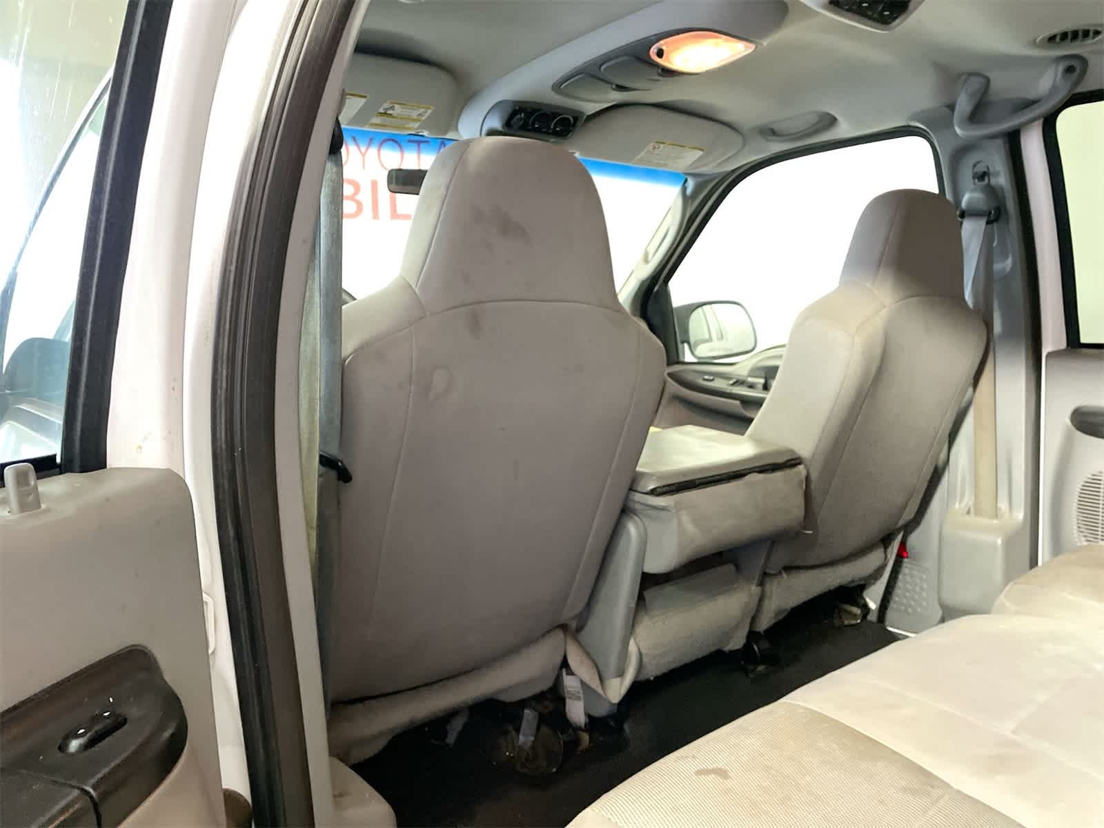 Thumbnail: 2005 Ford Excursion - 11