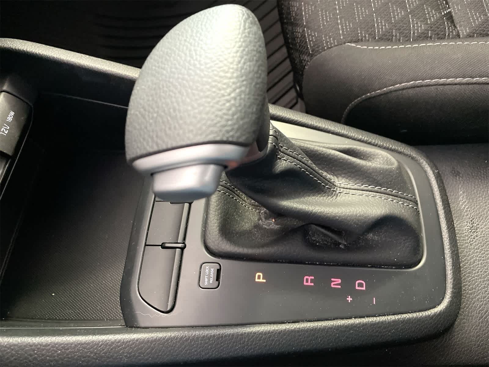 Thumbnail: 2023 Kia Rio - 21