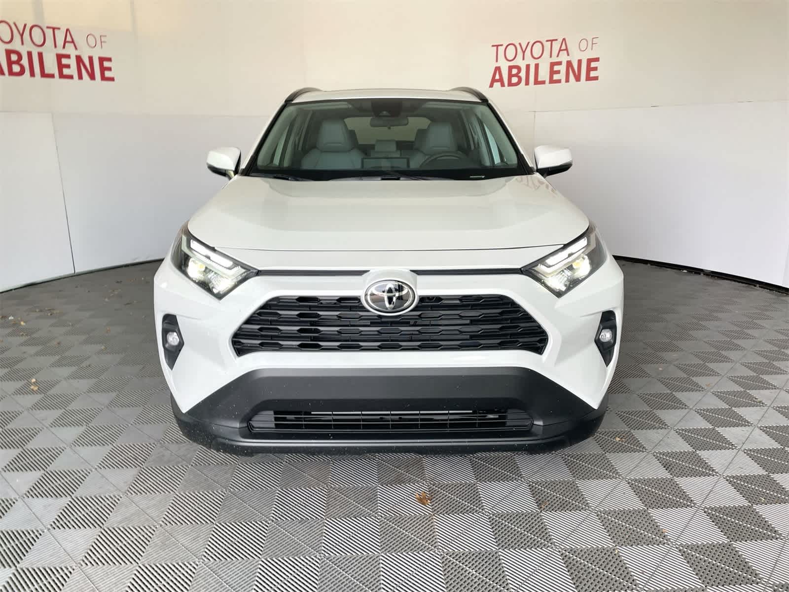 Thumbnail: 2025 Toyota RAV4 - 9