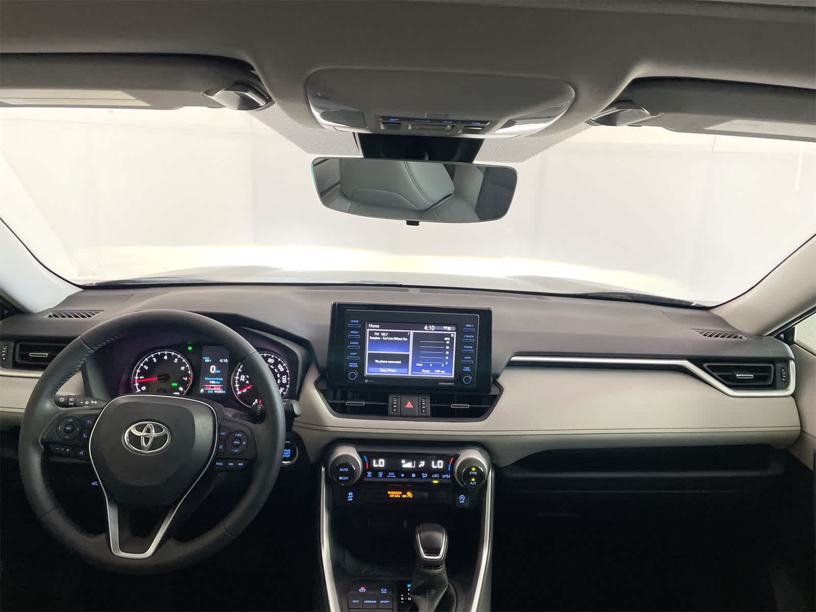 Thumbnail: 2022 Toyota RAV4 - 16