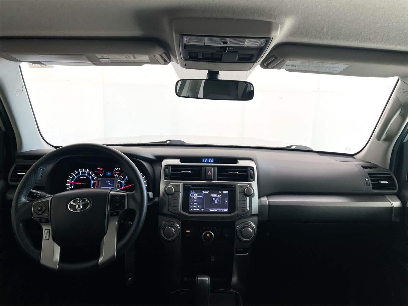 Thumbnail: 2016 Toyota 4Runner - 17