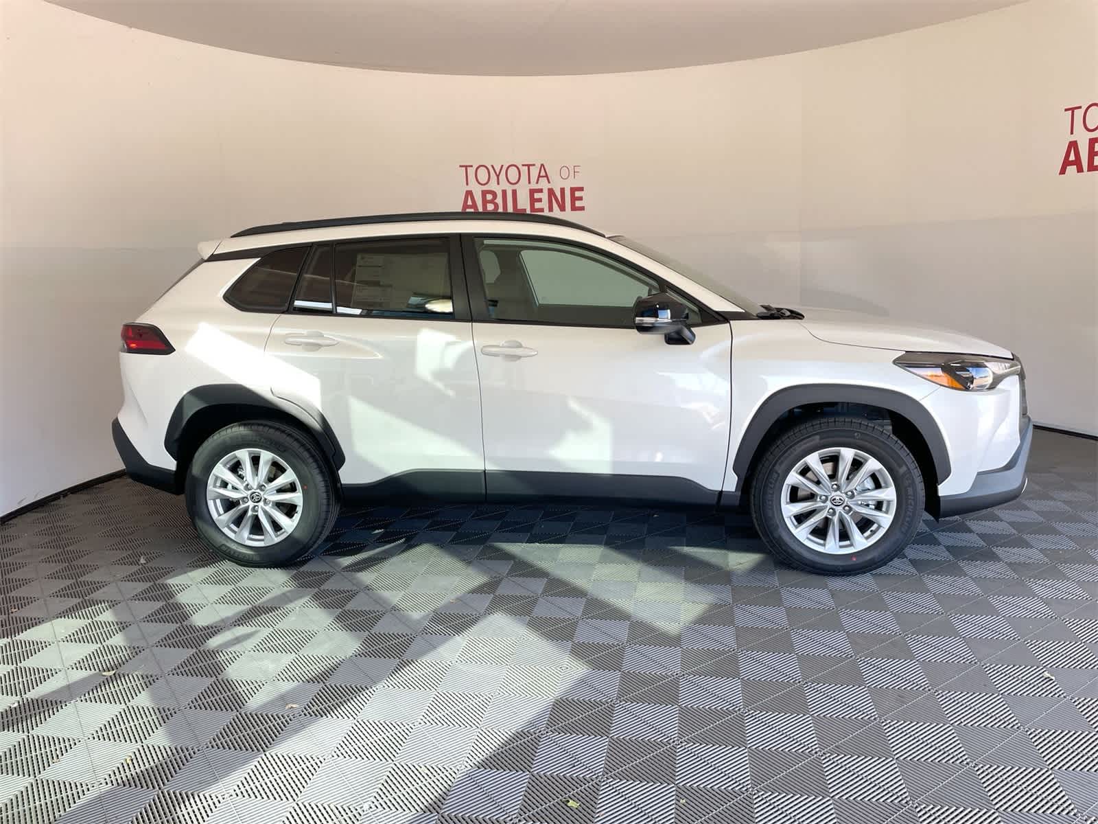 Thumbnail: 2026 Toyota Corolla Cross - 8