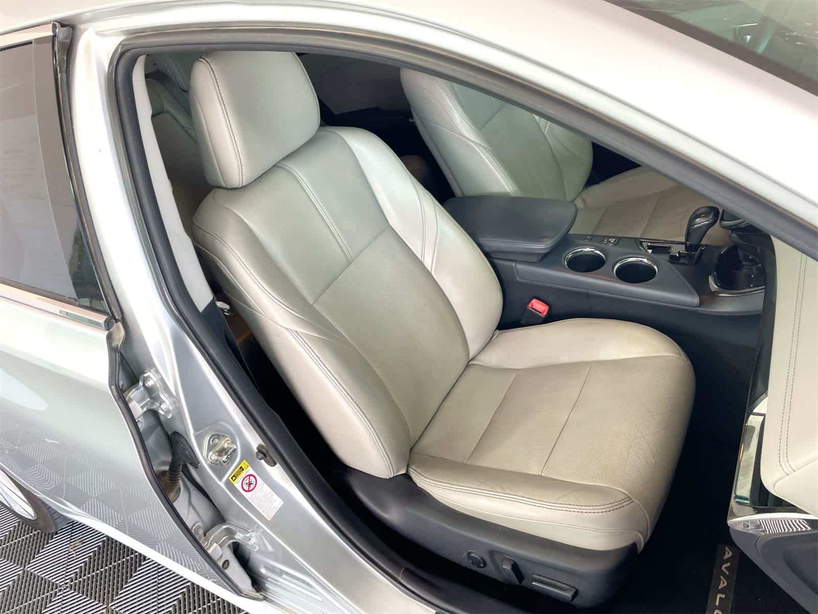 Thumbnail: 2013 Toyota Avalon - 14