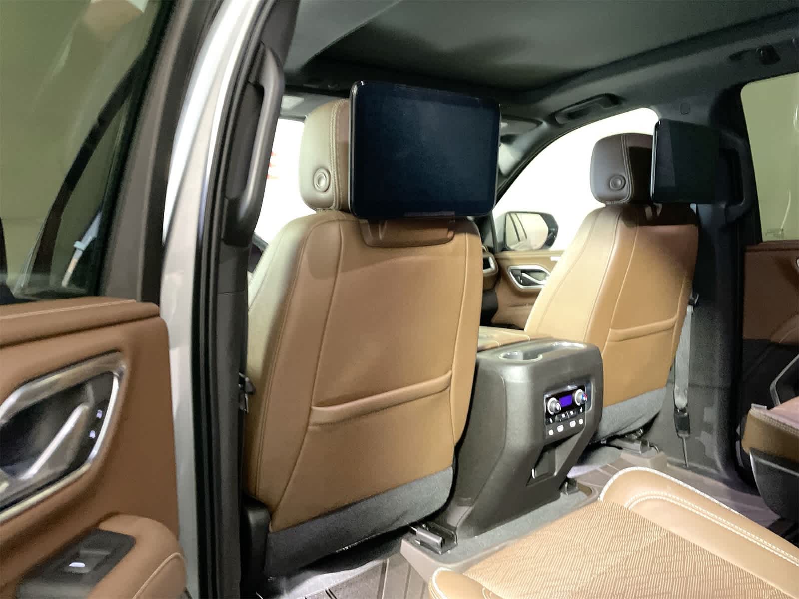 Thumbnail: 2021 Chevrolet Tahoe - 12