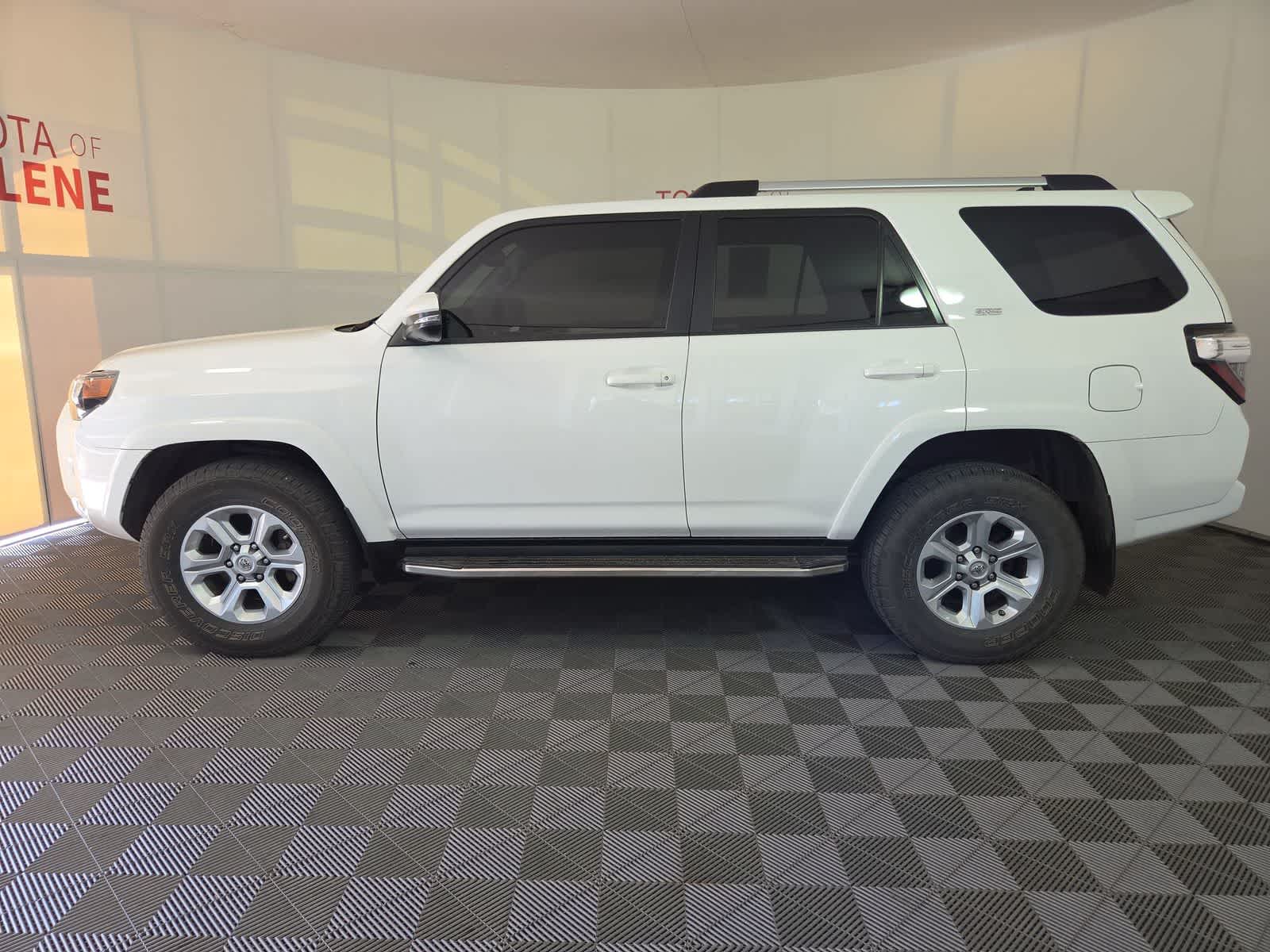 Thumbnail: 2019 Toyota 4Runner - 2
