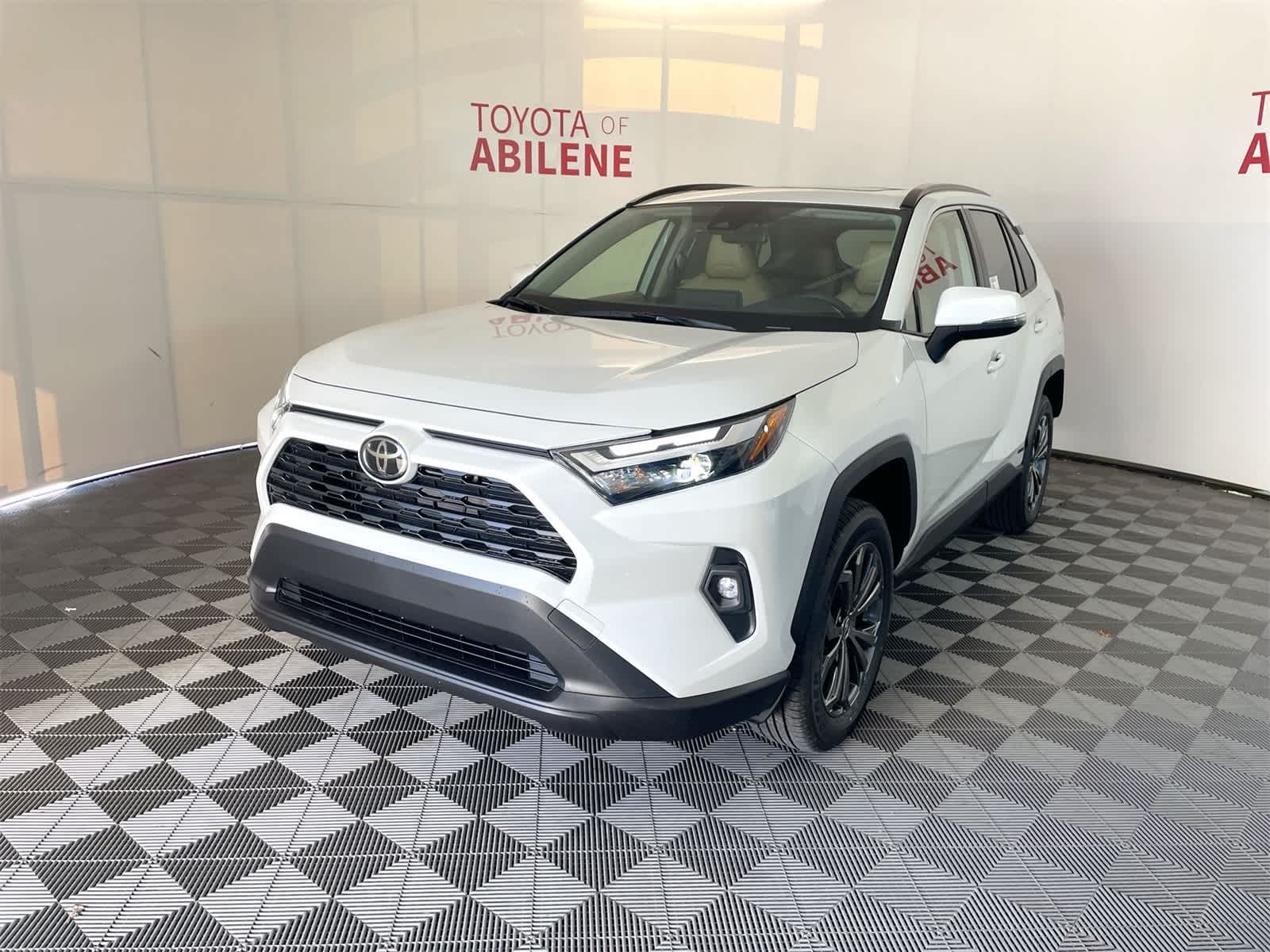 Thumbnail: 2025 Toyota RAV4 - 1