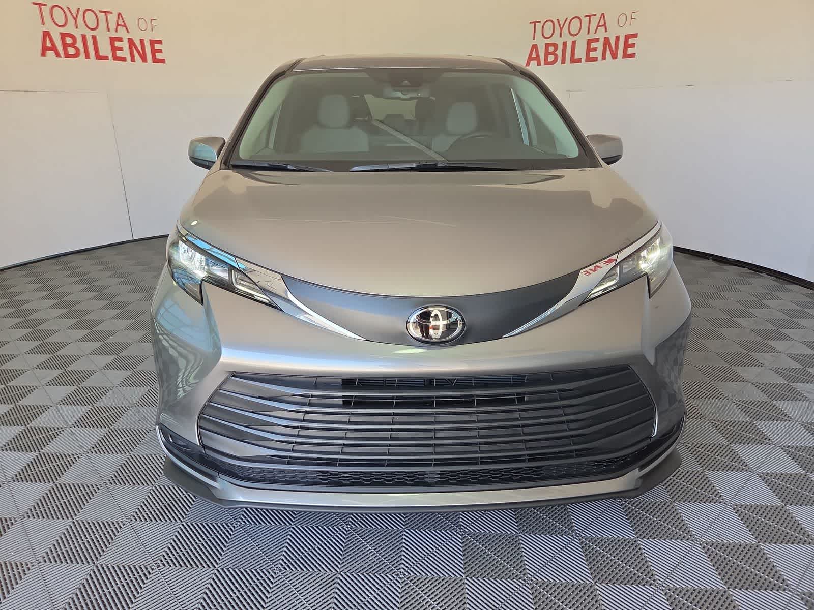 Thumbnail: 2026 Toyota Sienna - 8