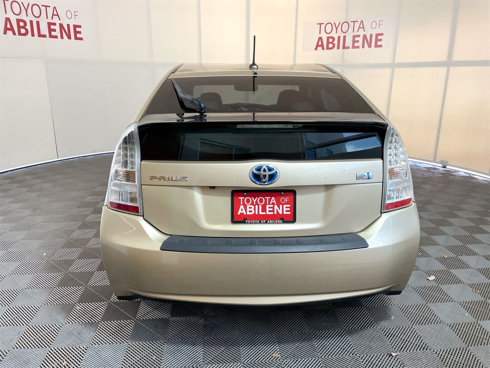 Thumbnail: 2010 Toyota Prius - 4