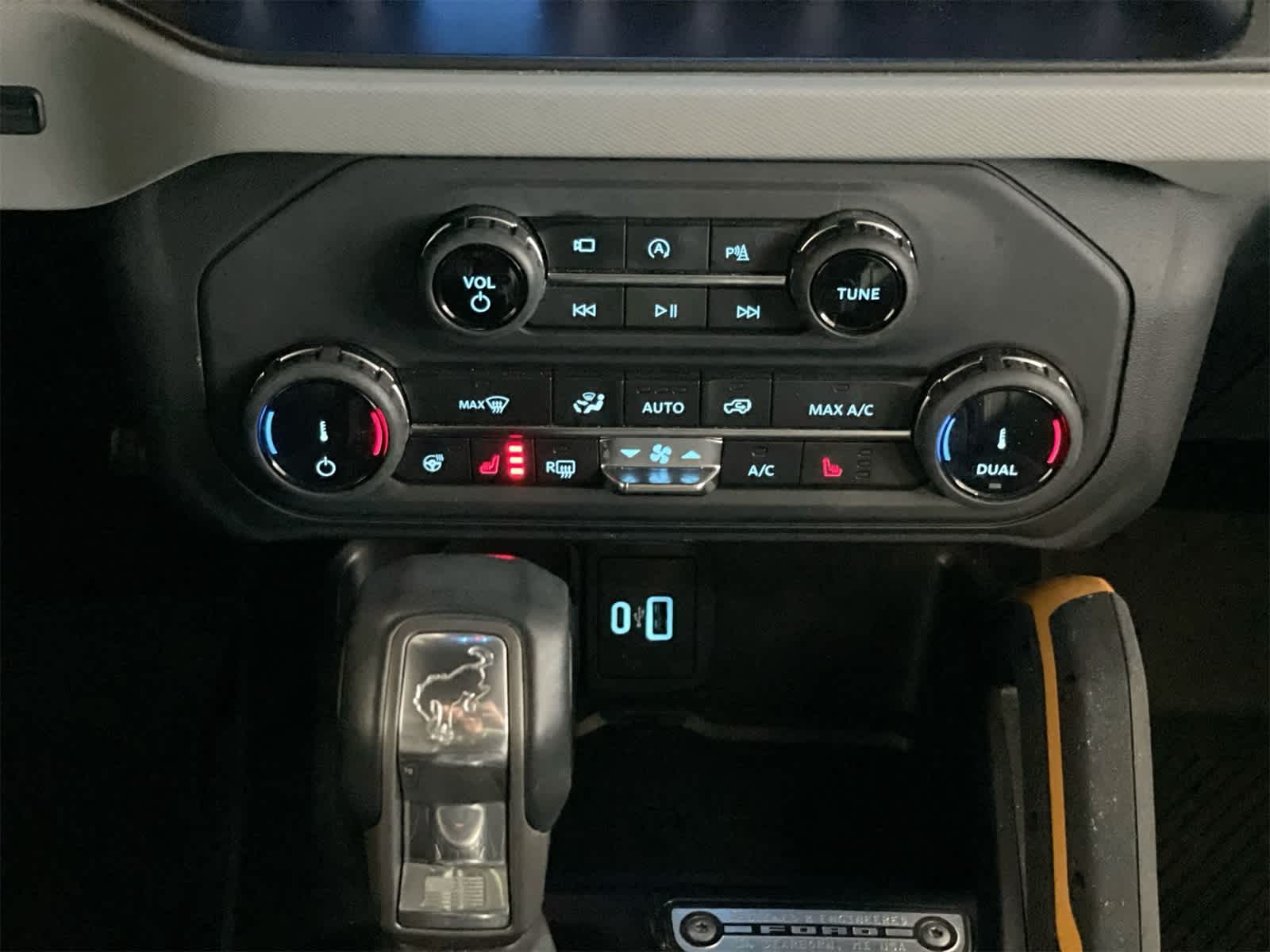 Thumbnail: 2022 Ford Bronco - 21