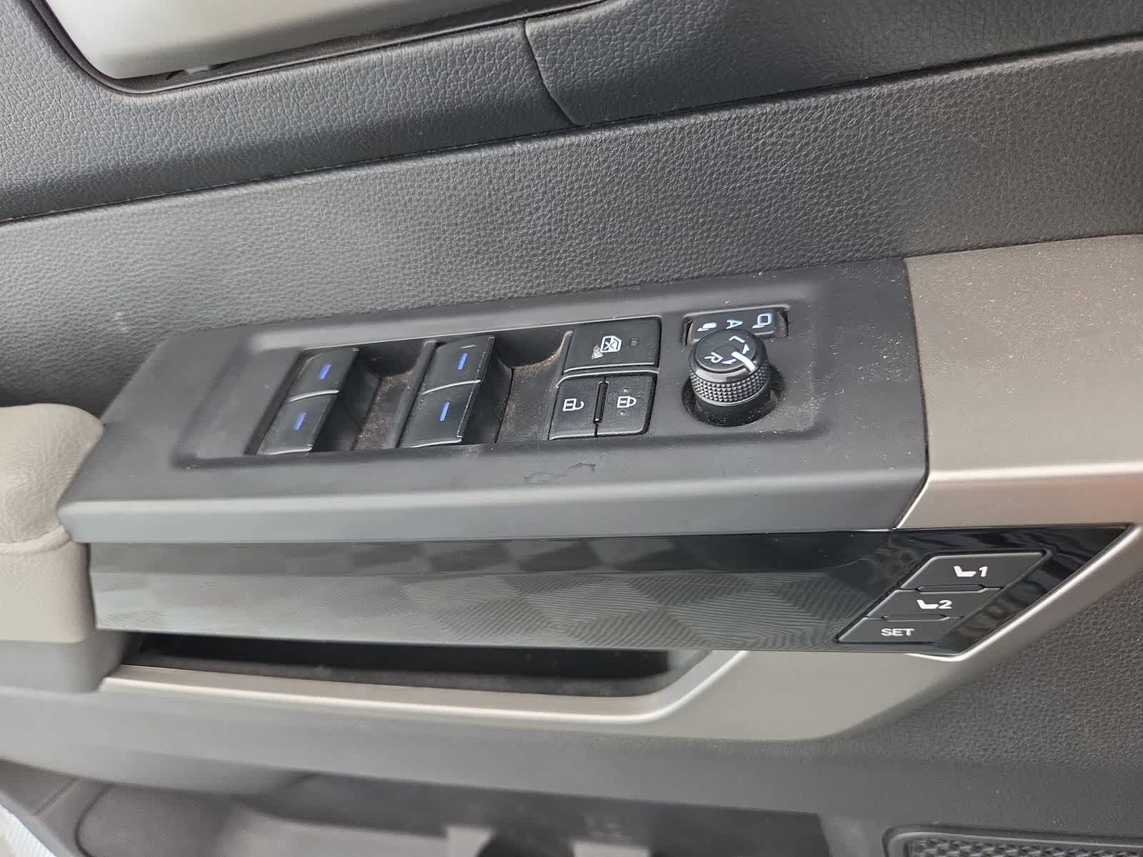 Thumbnail: 2024 Toyota Tundra - 10