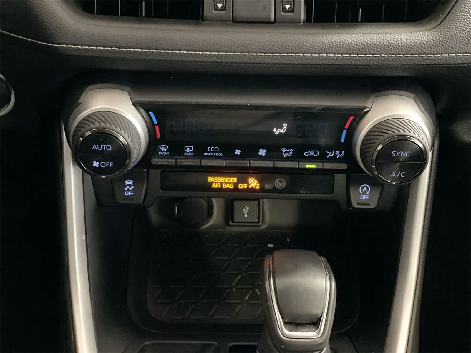 Thumbnail: 2022 Toyota RAV4 - 21