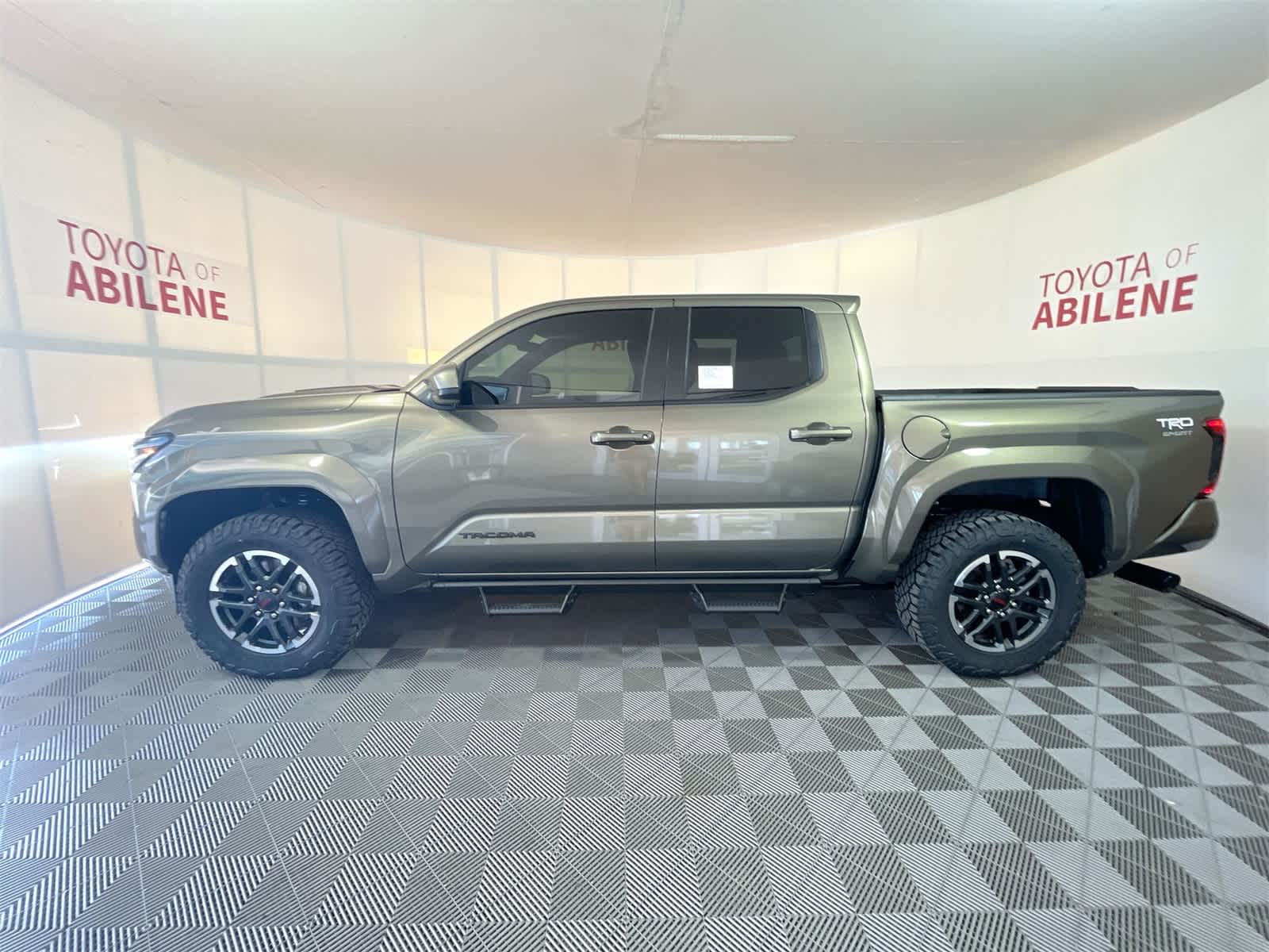 2025 Toyota Tacoma TRD Sport 2