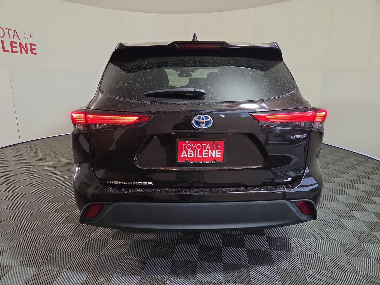 Thumbnail: 2021 Toyota Highlander - 3