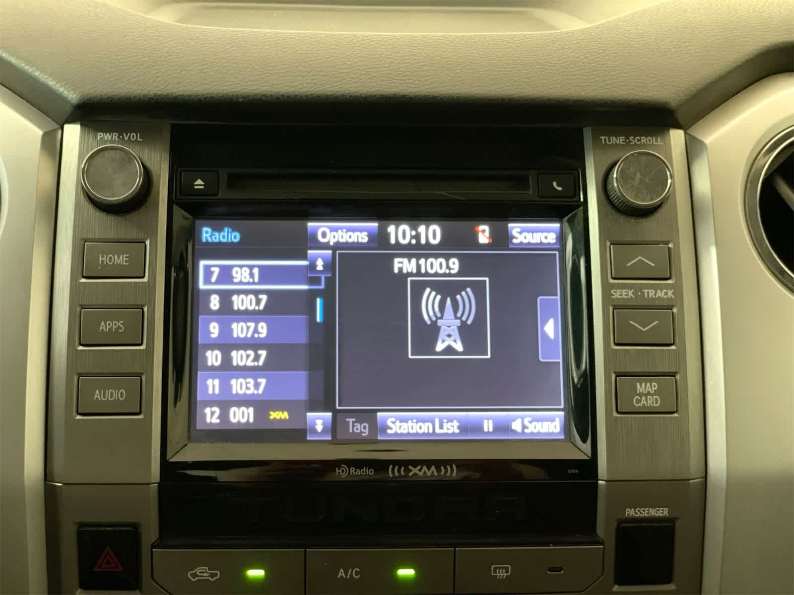 Thumbnail: 2015 Toyota Tundra - 20