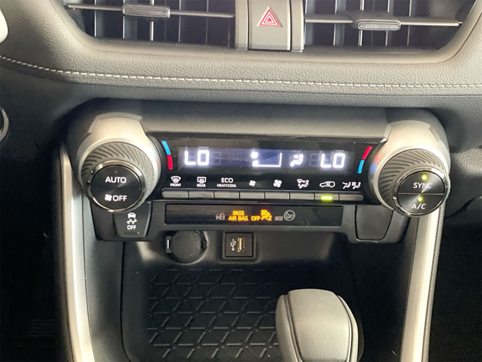 Thumbnail: 2025 Toyota RAV4 - 22