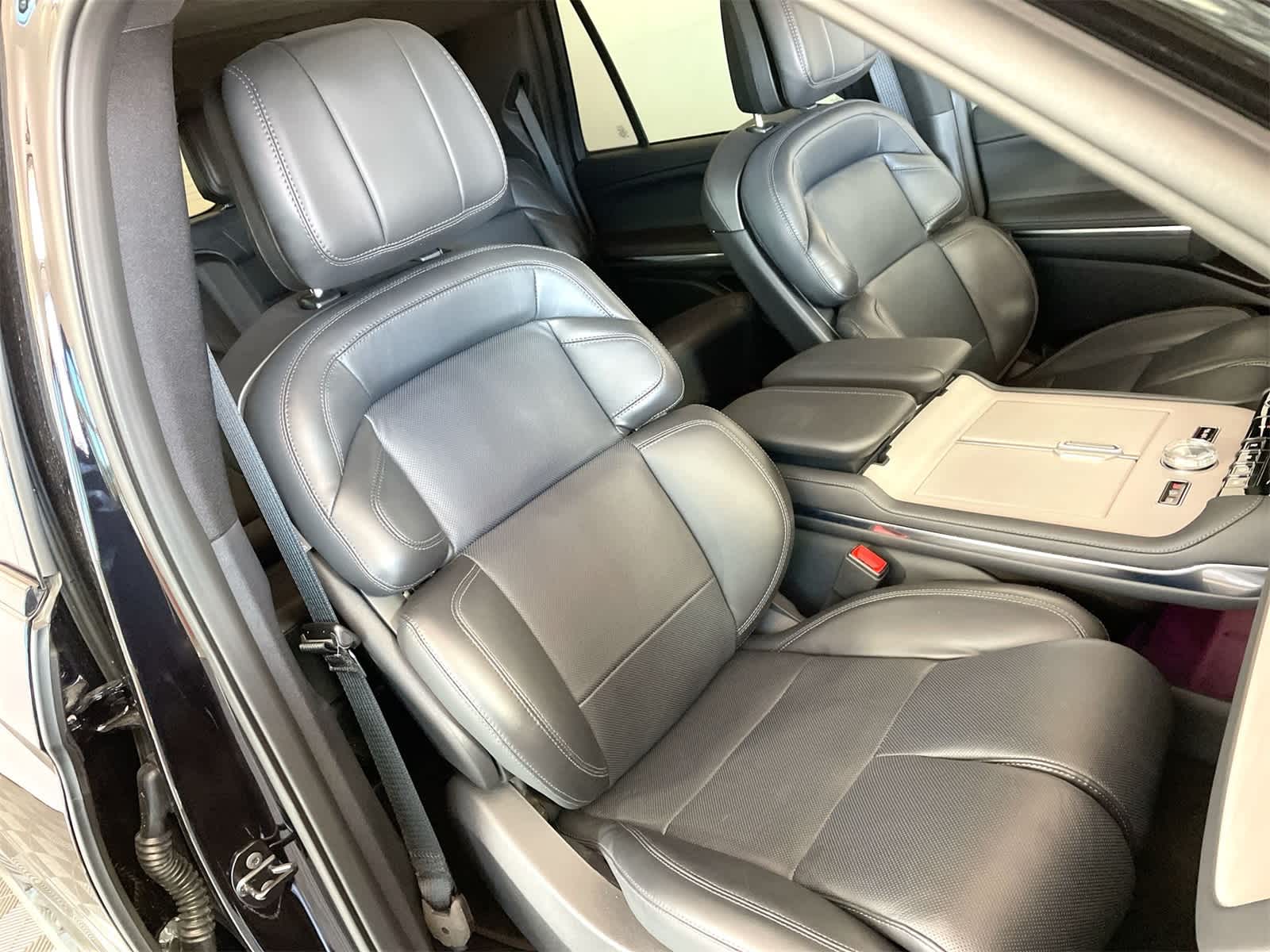 Thumbnail: 2025 Lincoln Navigator - 12