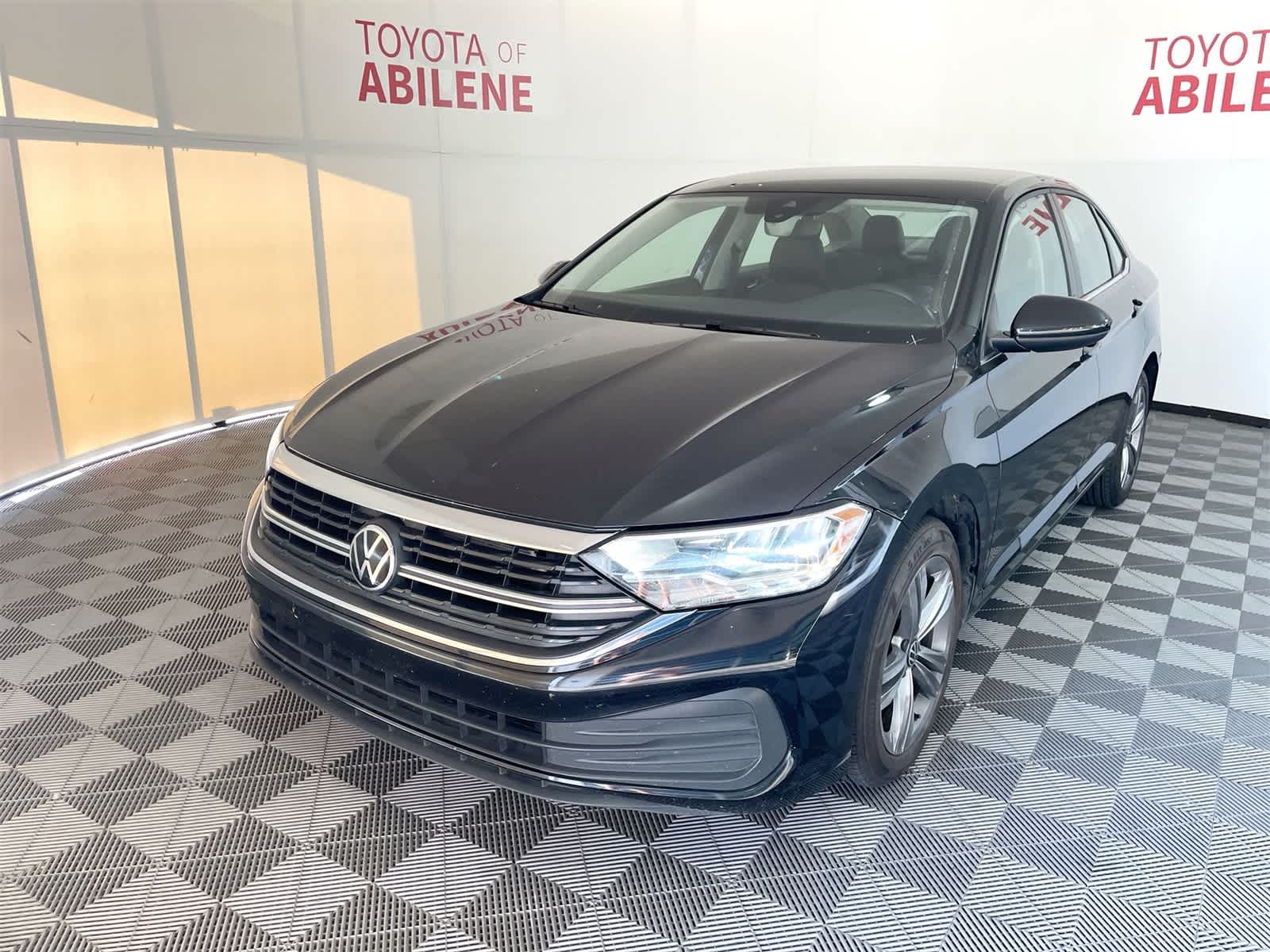 Thumbnail: 2024 Volkswagen Jetta - 1