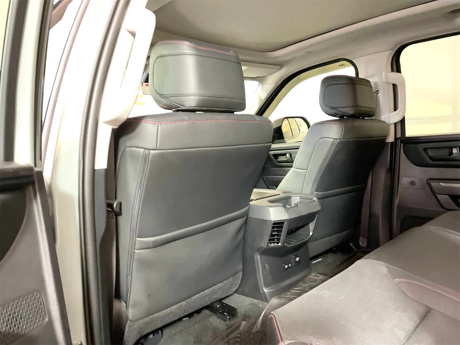 Thumbnail: 2022 Toyota Tundra - 11