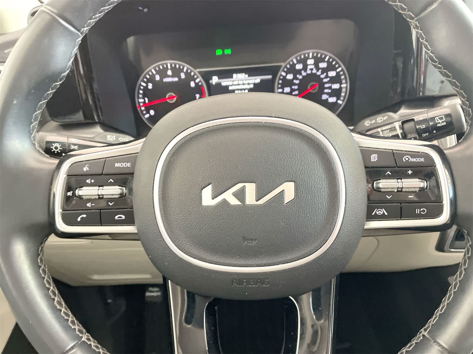 Thumbnail: 2023 Kia Sorento - 18