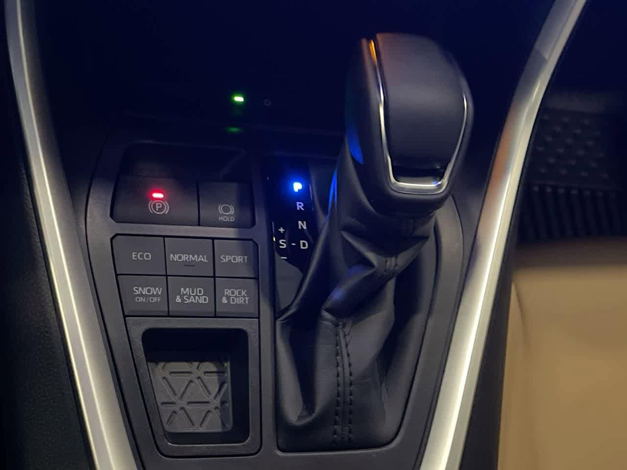 Thumbnail: 2025 Toyota RAV4 - 20