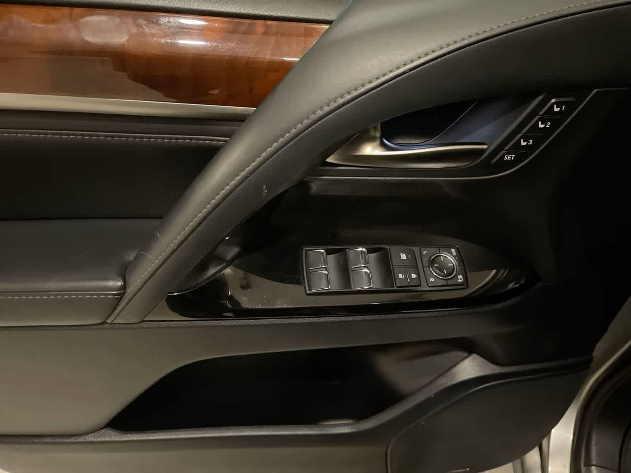 Thumbnail: 2017 Lexus LX - 13