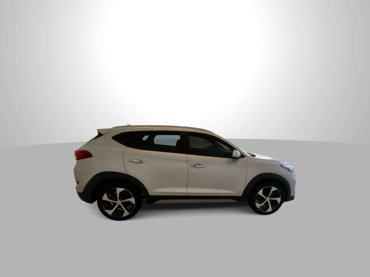 Thumbnail: 2018 Hyundai Tucson - 9