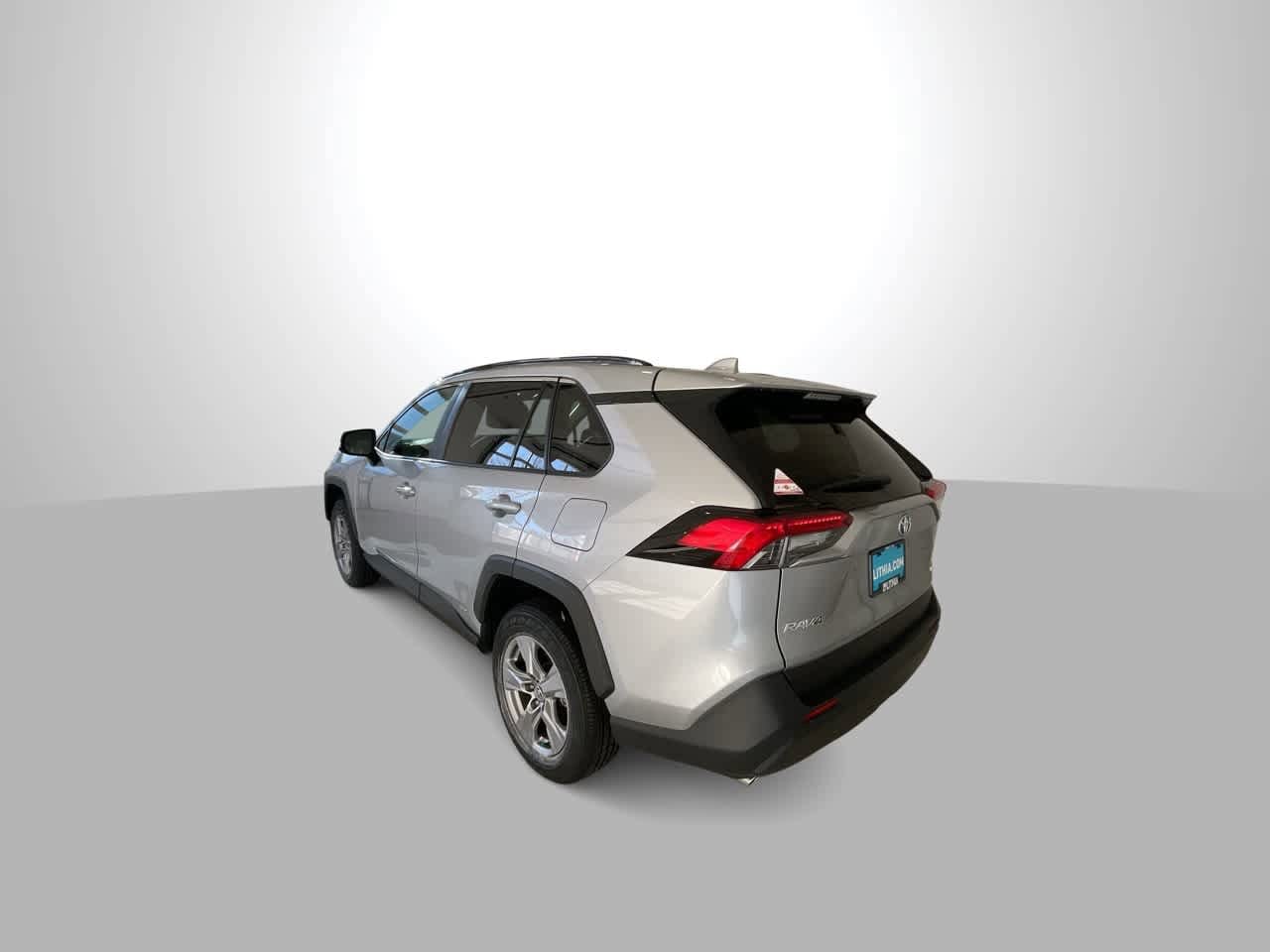 Thumbnail: 2022 Toyota RAV4 - 6
