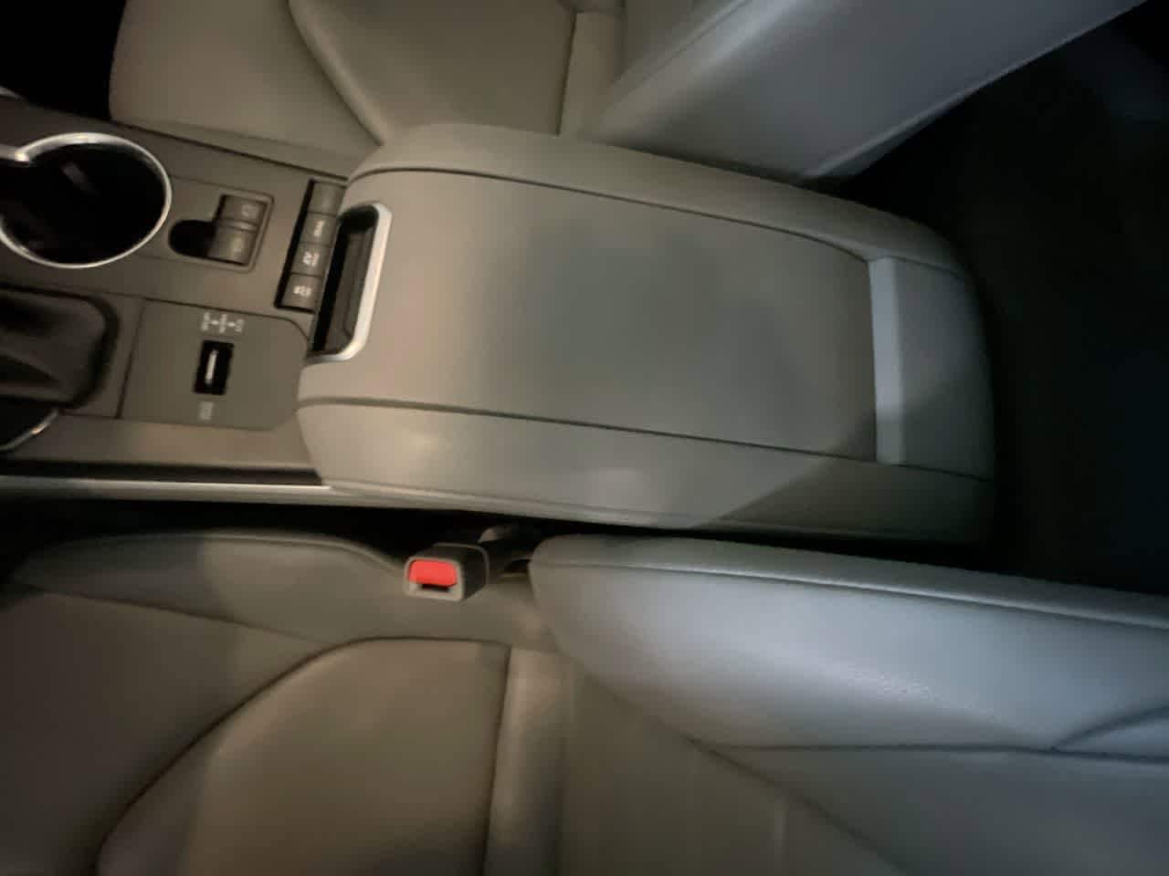 Thumbnail: 2020 Toyota Highlander - 21