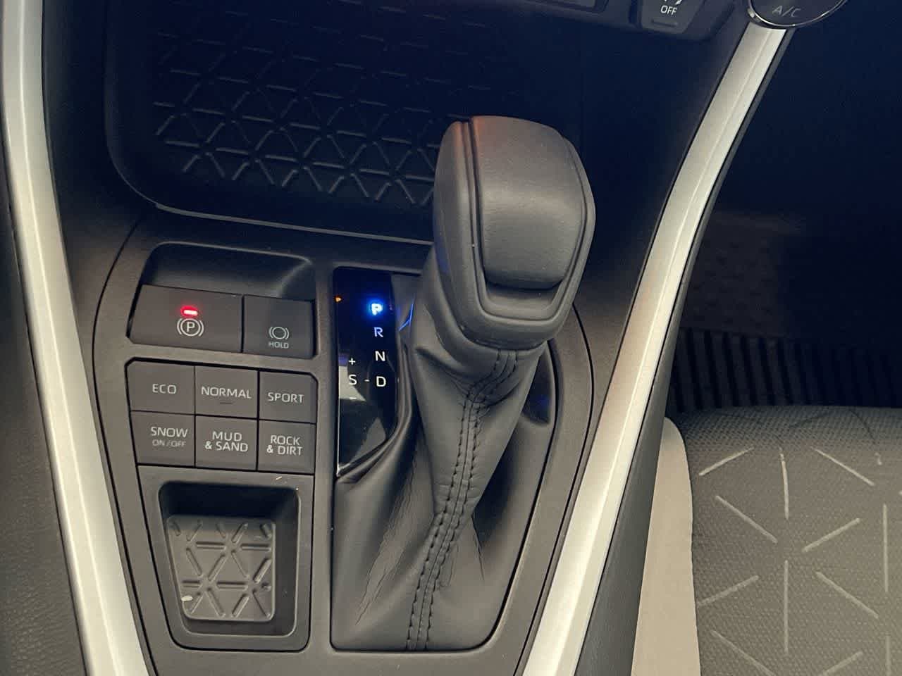 Thumbnail: 2025 Toyota RAV4 - 20