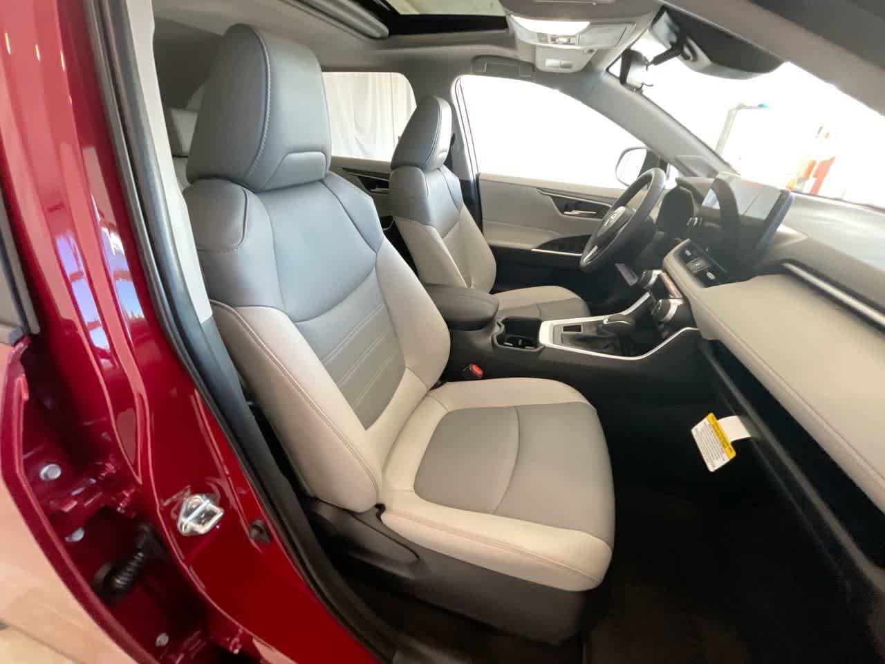 Thumbnail: 2025 Toyota RAV4 - 25