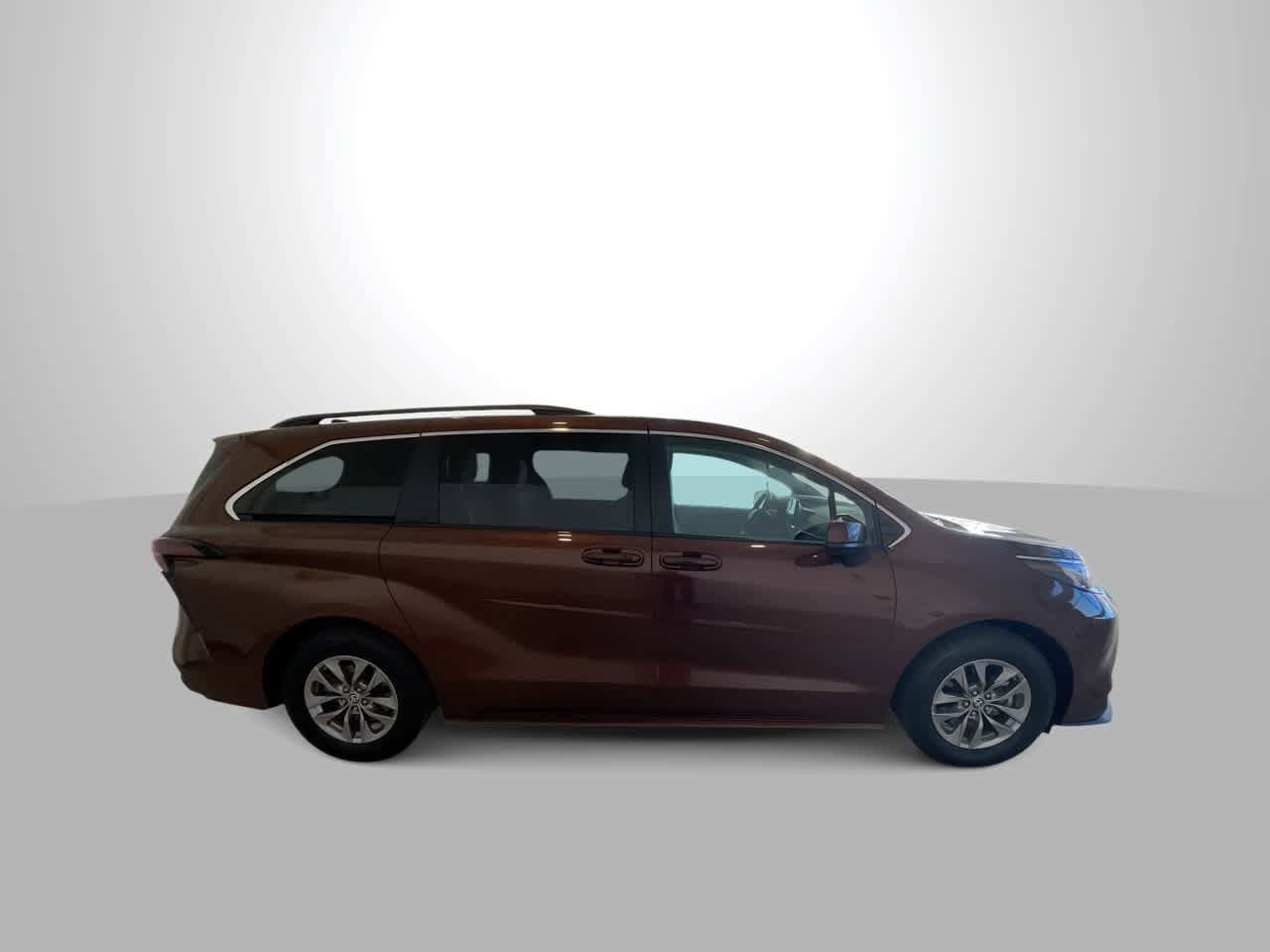 Thumbnail: 2023 Toyota Sienna - 9