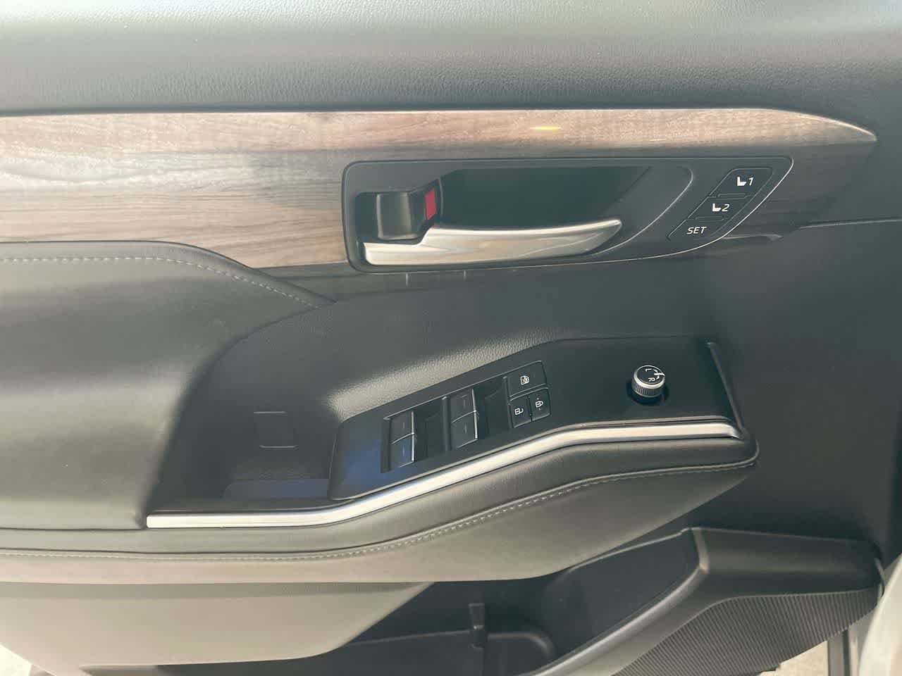 Thumbnail: 2021 Toyota Highlander - 13