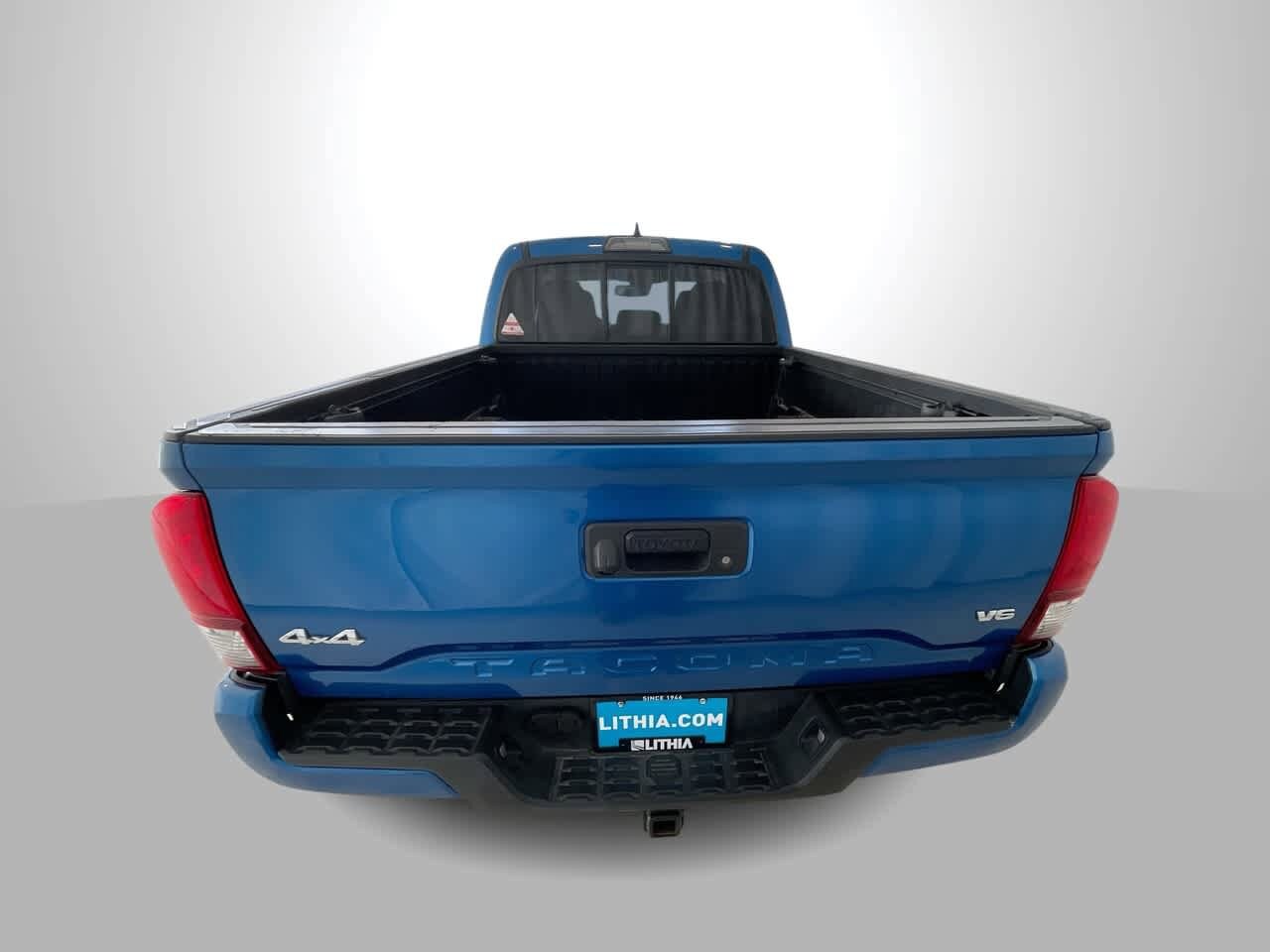 Thumbnail: 2018 Toyota Tacoma - 7