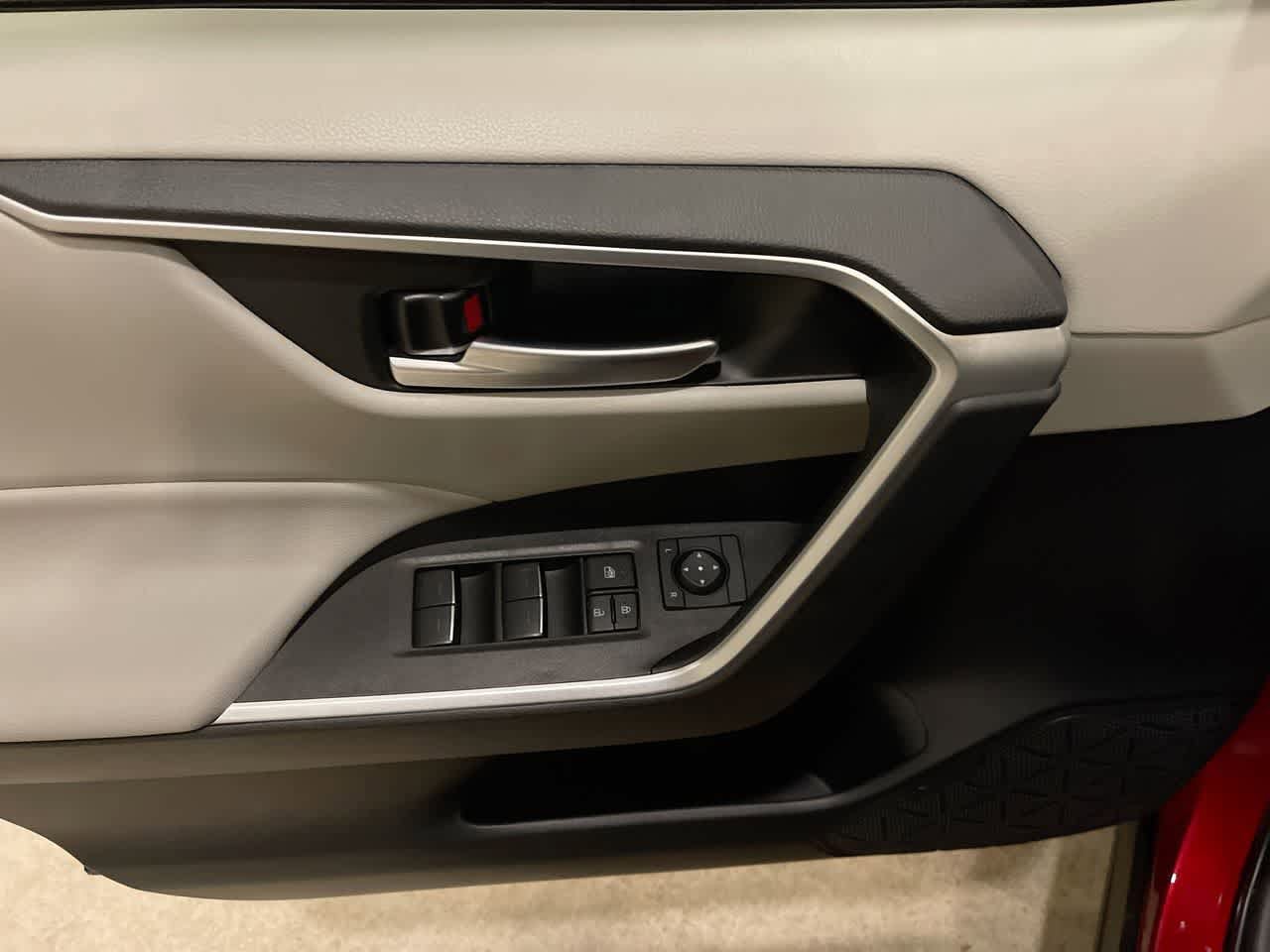 Thumbnail: 2025 Toyota RAV4 - 13