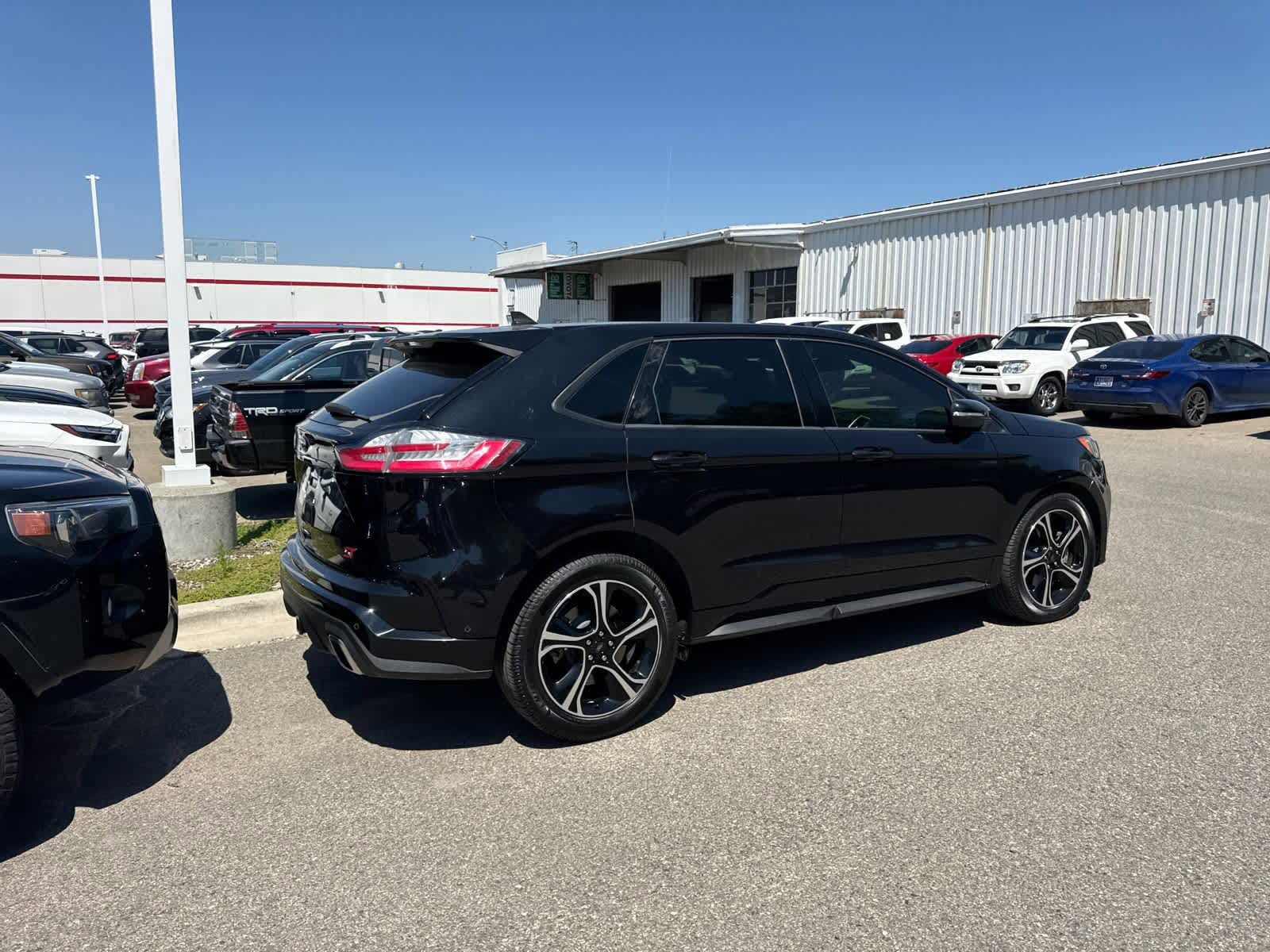 Thumbnail: 2020 Ford Edge - 15
