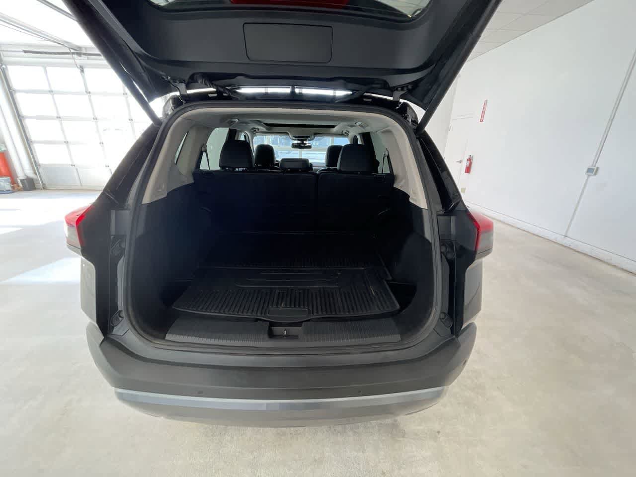 Thumbnail: 2023 Nissan Rogue - 24