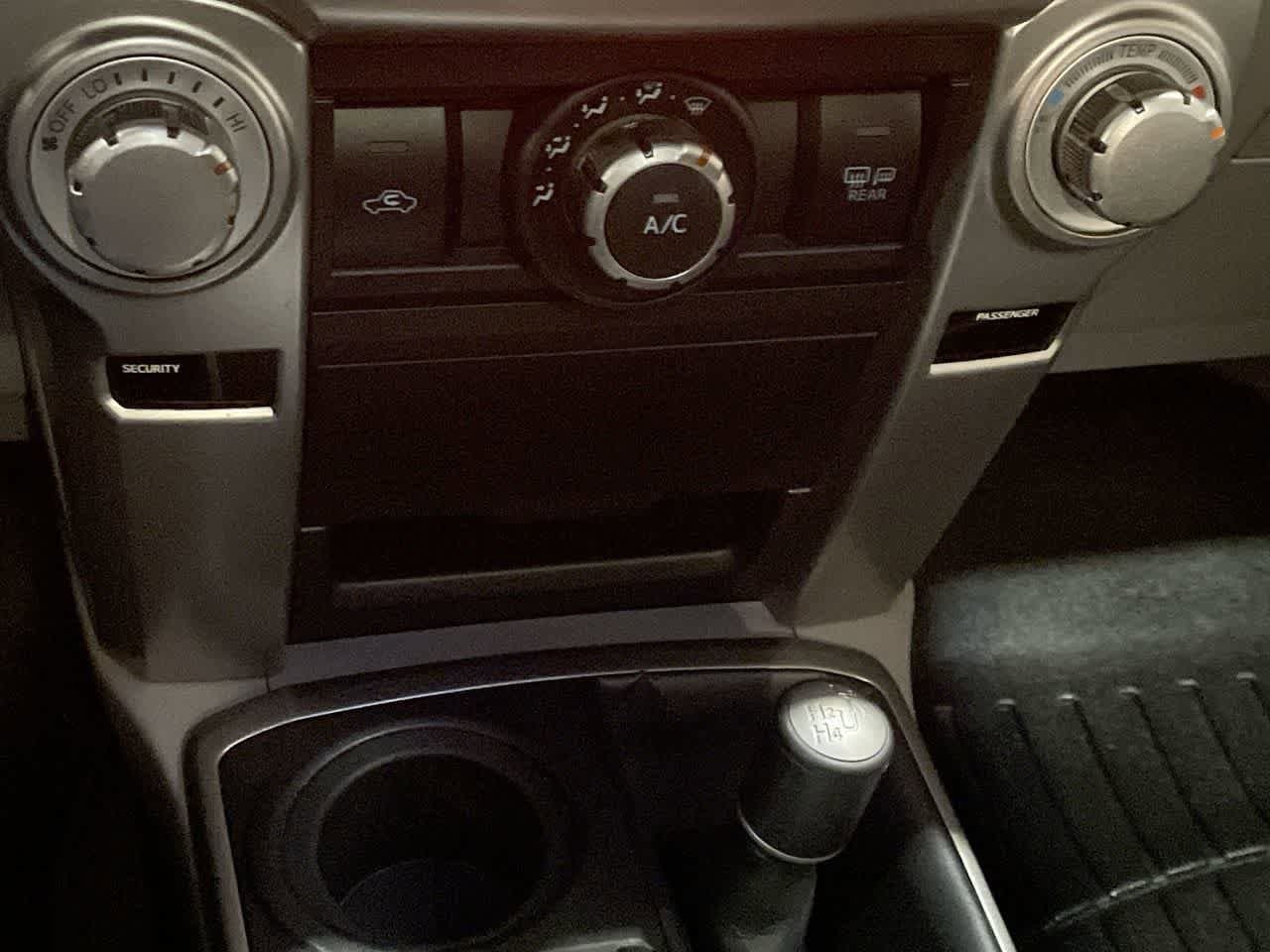 Thumbnail: 2011 Toyota 4Runner - 18