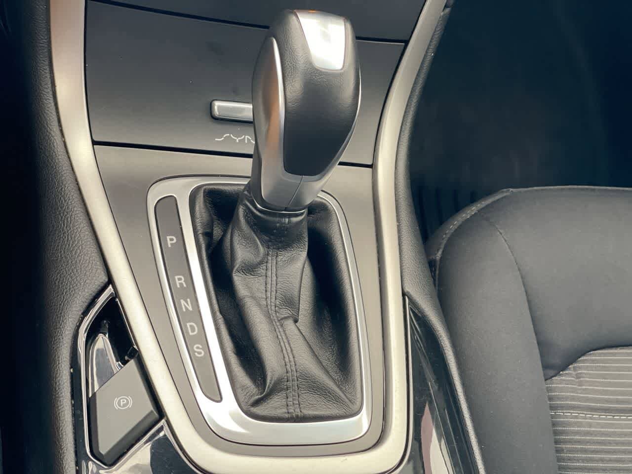 Thumbnail: 2015 Ford Edge - 19