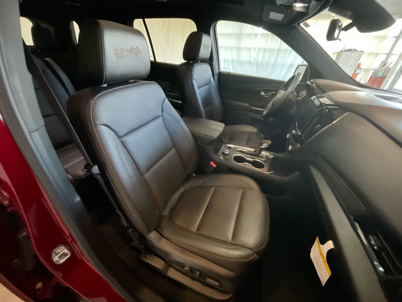 Thumbnail: 2023 Chevrolet Traverse - 26