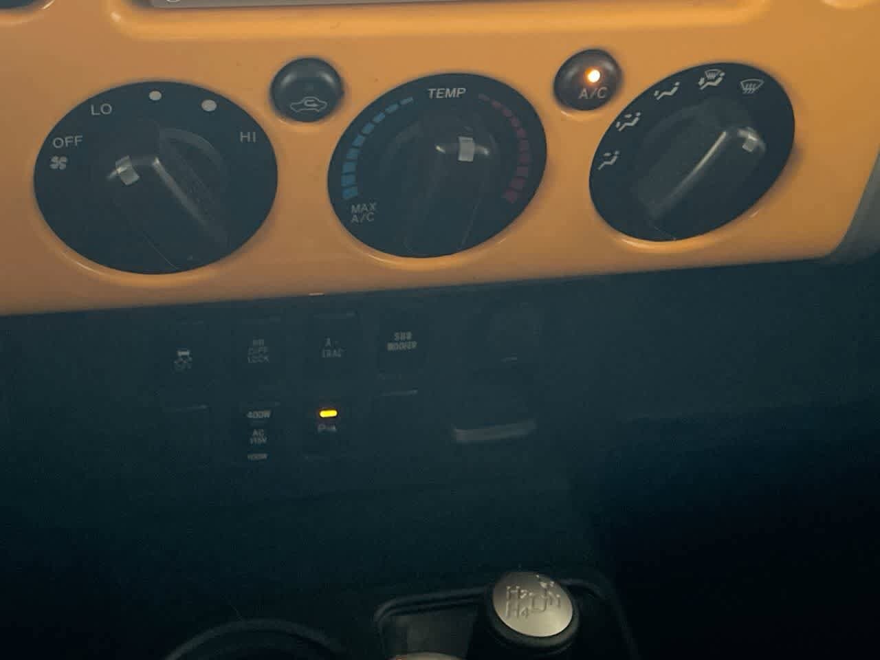 Thumbnail: 2009 Toyota FJ Cruiser - 18