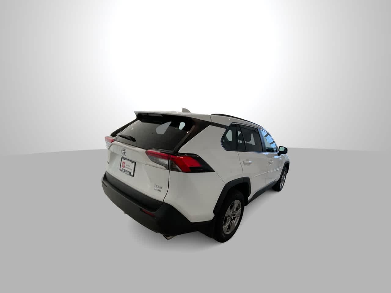 Thumbnail: 2022 Toyota RAV4 - 8