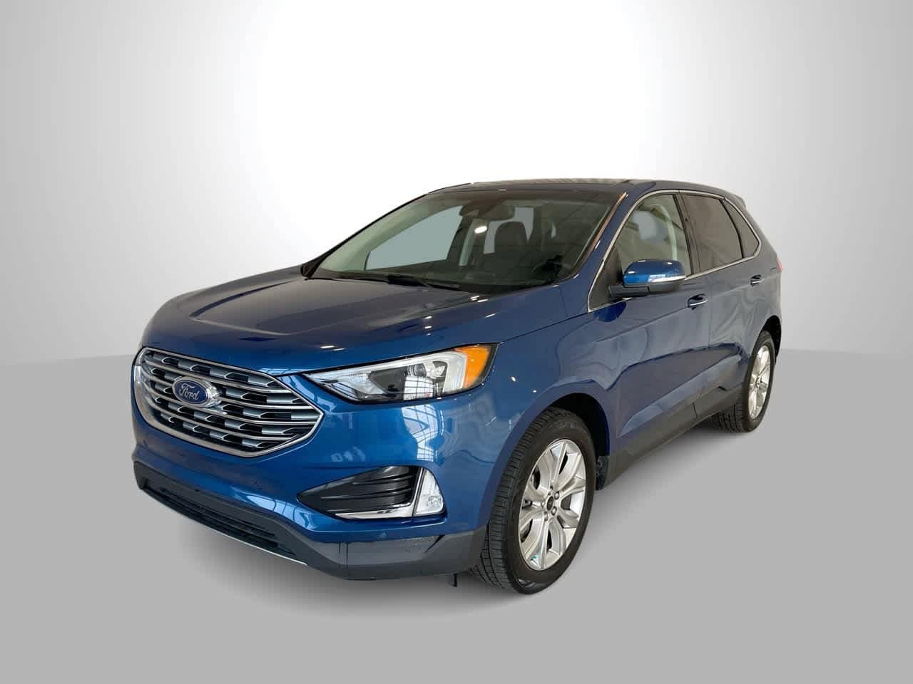 2023 Ford Edge Titanium's photo