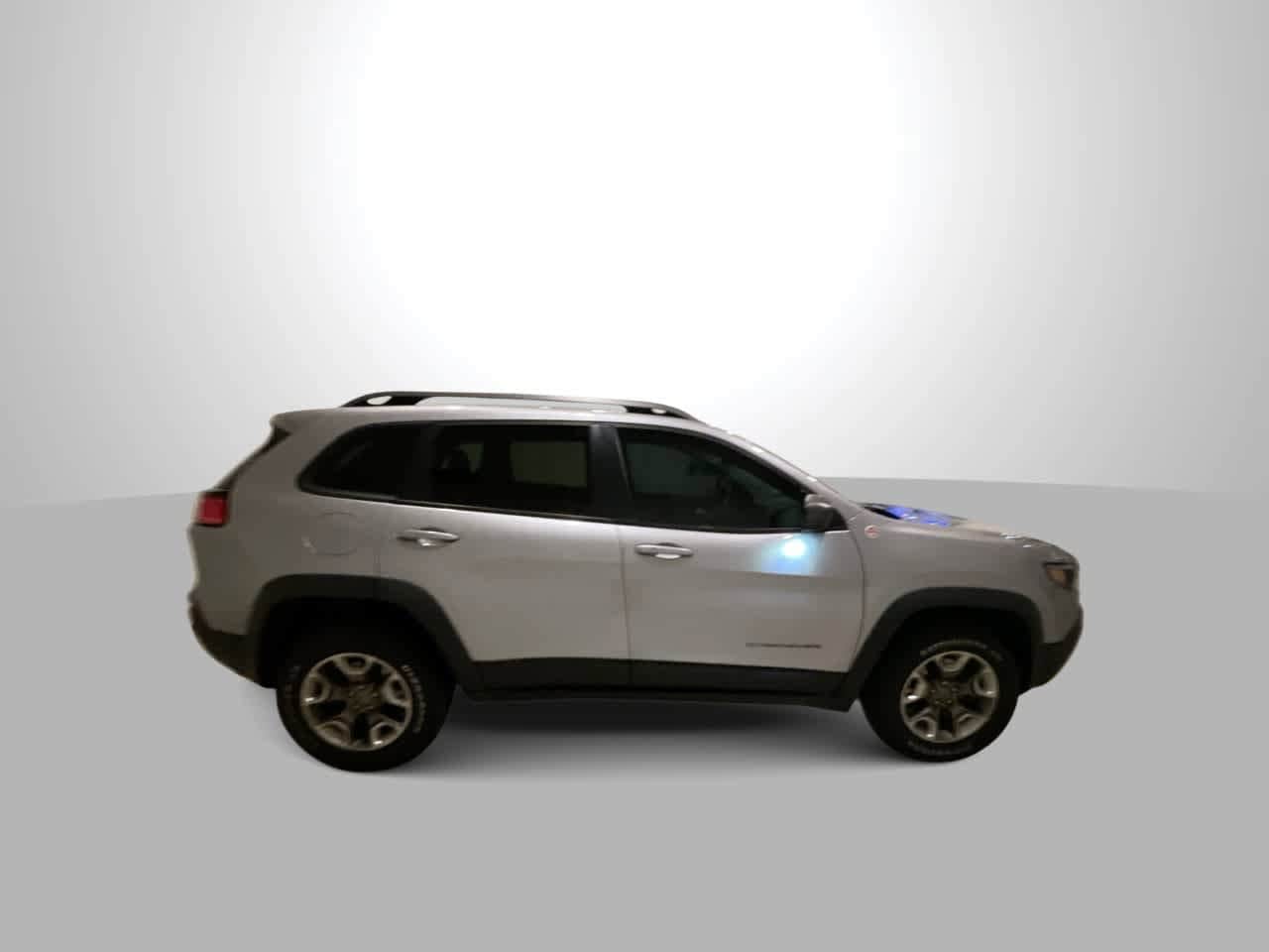 Thumbnail: 2019 Jeep Cherokee - 9
