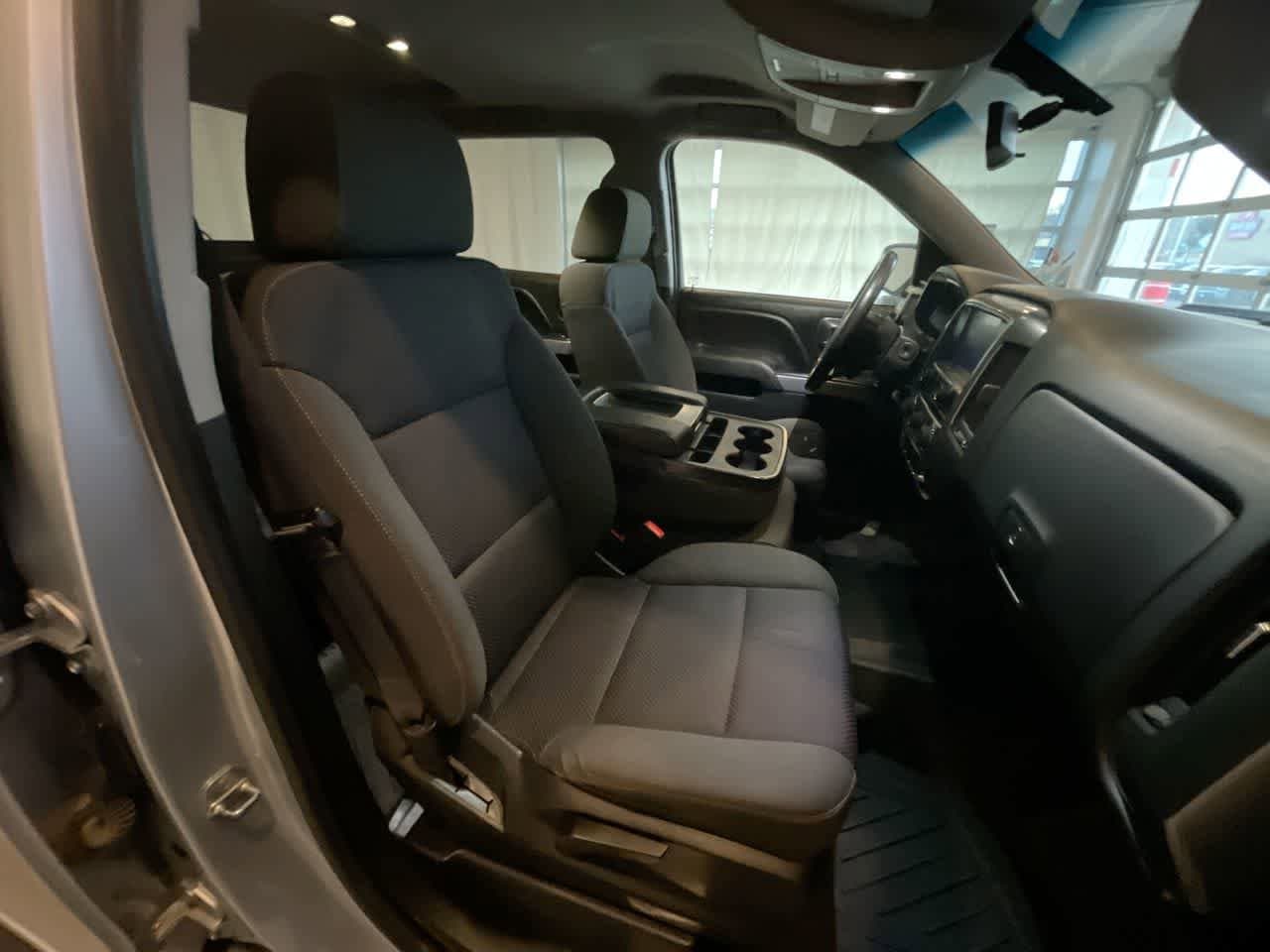 Thumbnail: 2018 Chevrolet Silverado 1500 - 24